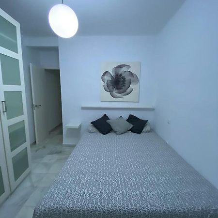 Beautiful Apartment In Historic City Center Севілья Екстер'єр фото