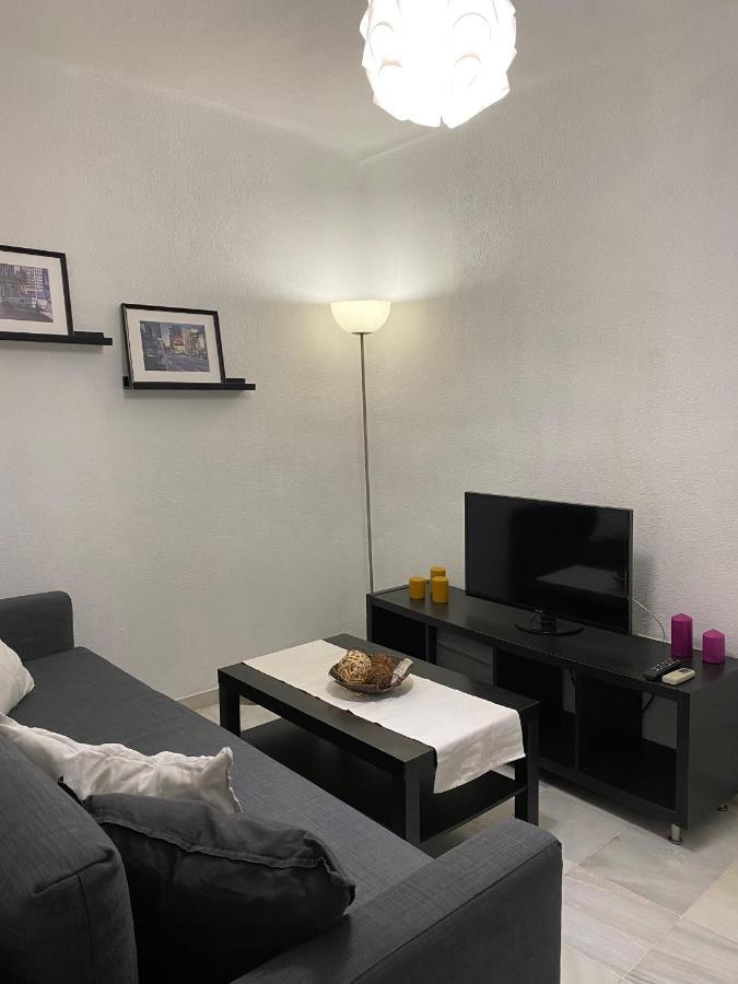 Beautiful Apartment In Historic City Center Севілья Екстер'єр фото