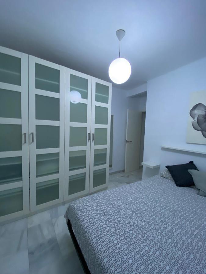 Beautiful Apartment In Historic City Center Севілья Екстер'єр фото